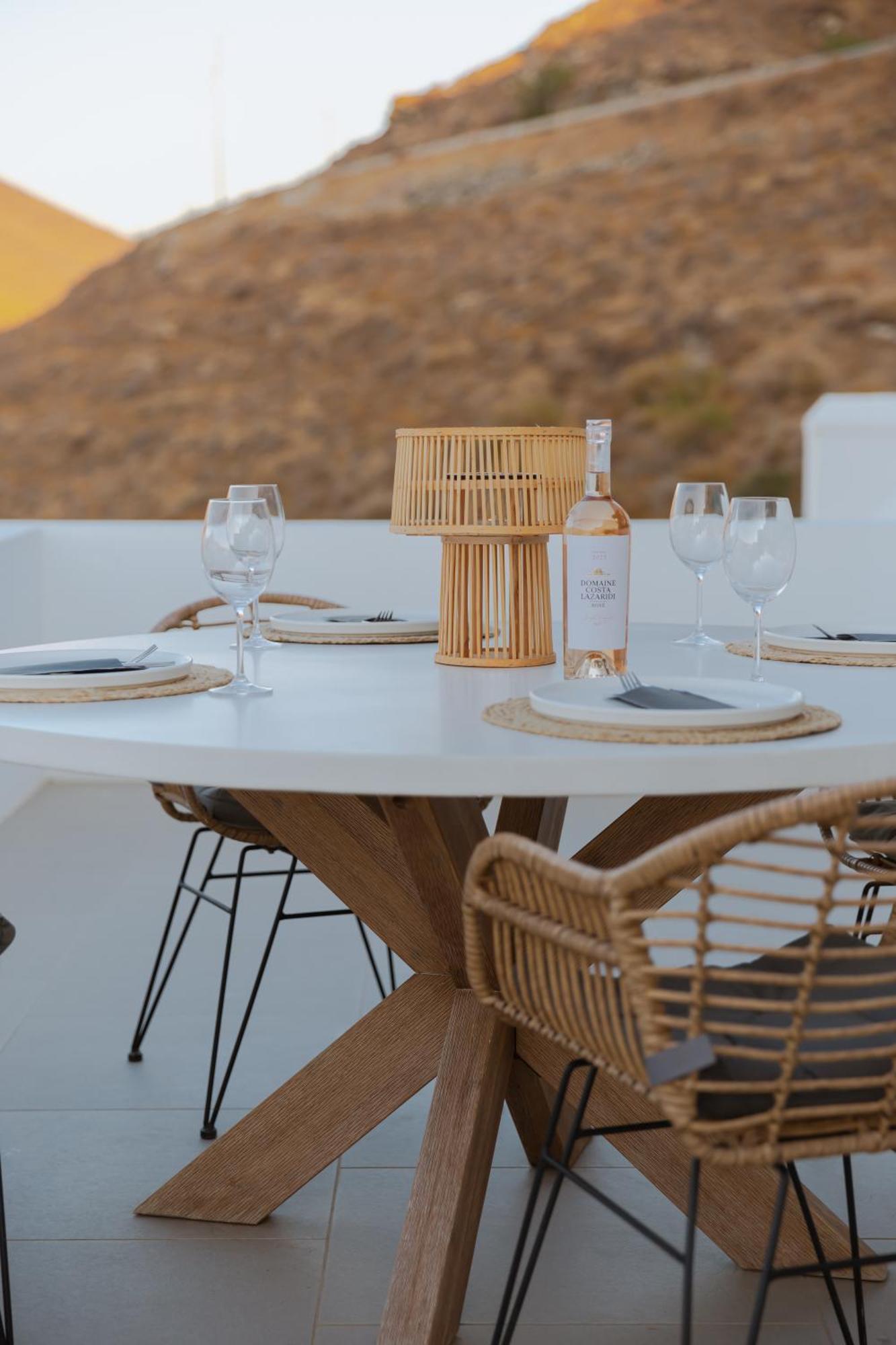 Amal Kythnos Suites Экстерьер фото