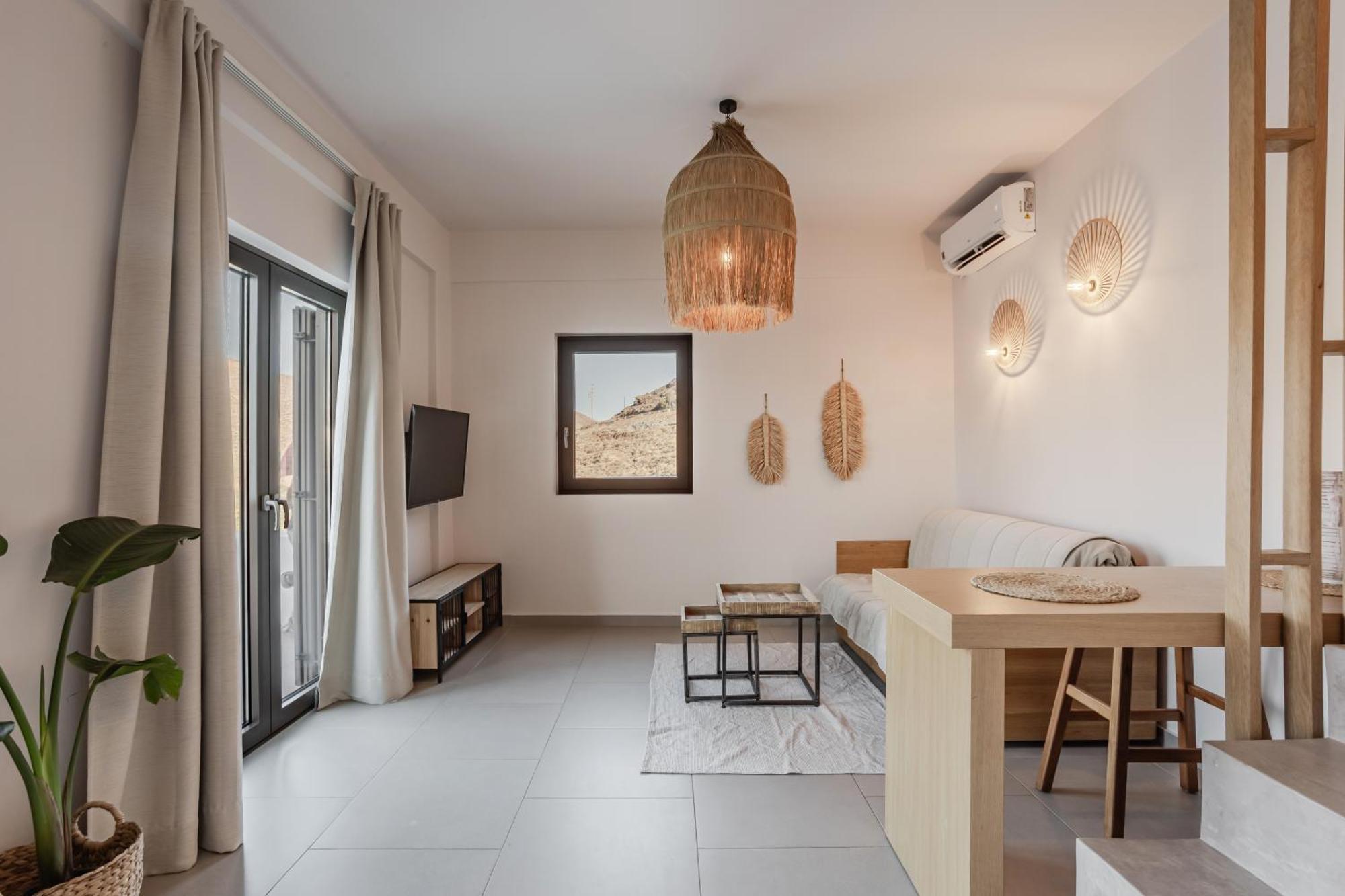 Amal Kythnos Suites Экстерьер фото