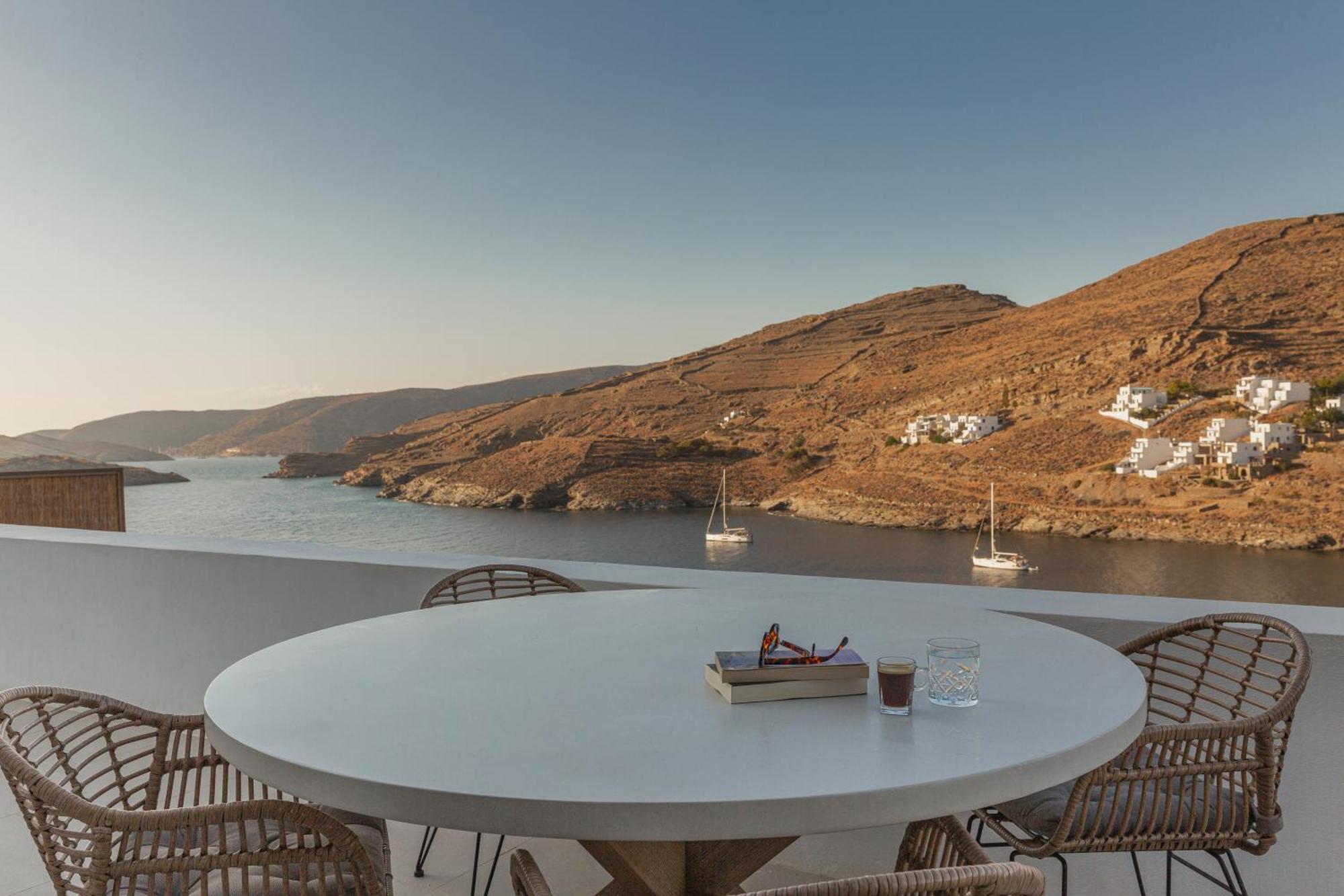 Amal Kythnos Suites Экстерьер фото