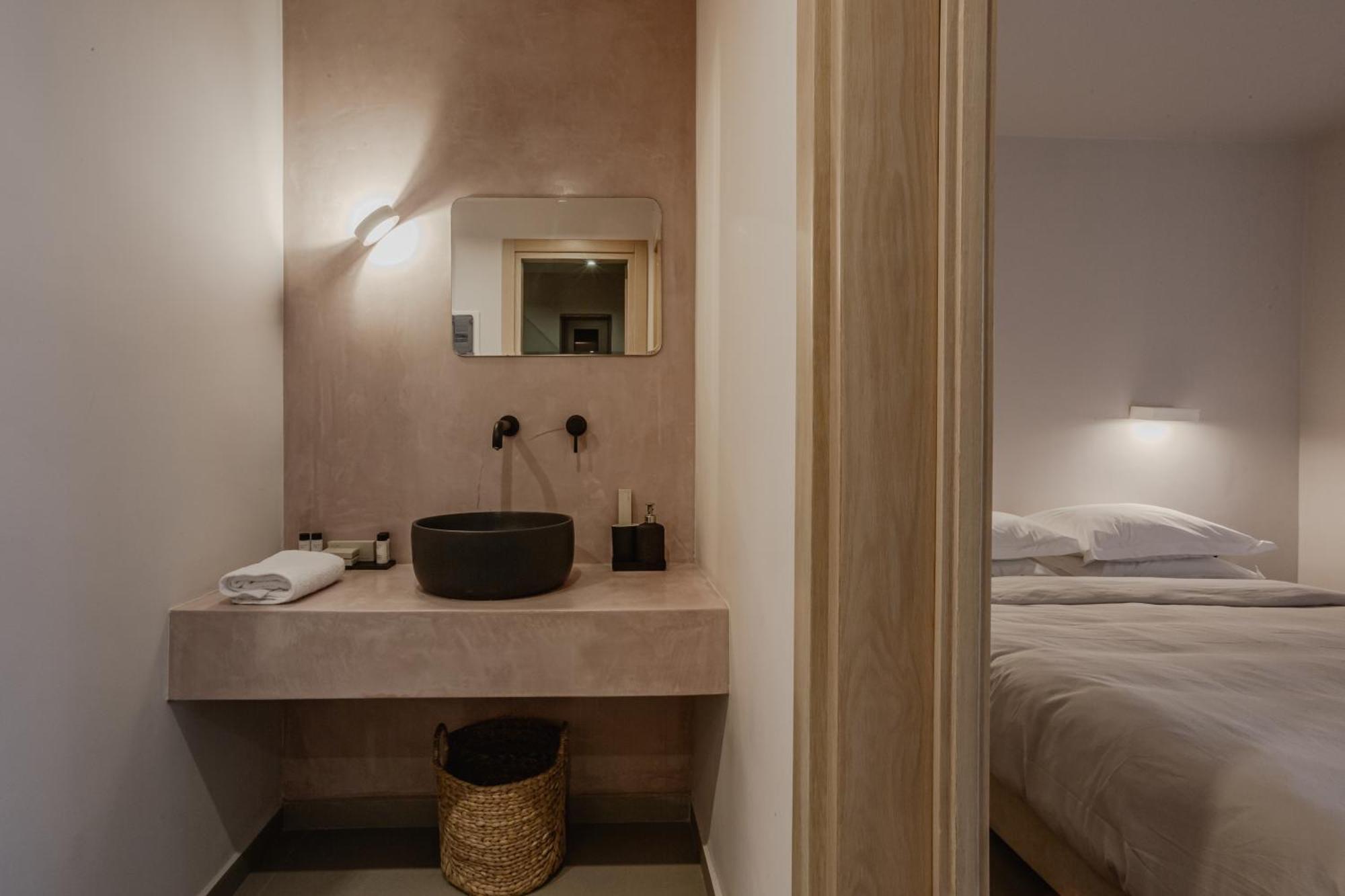 Amal Kythnos Suites Экстерьер фото