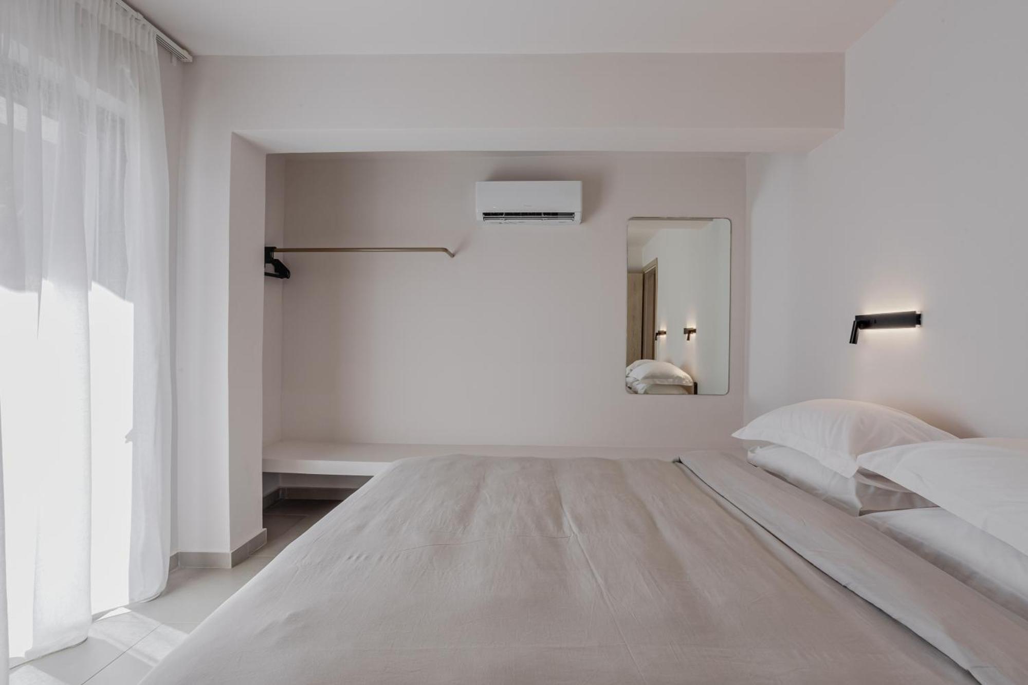 Amal Kythnos Suites Экстерьер фото