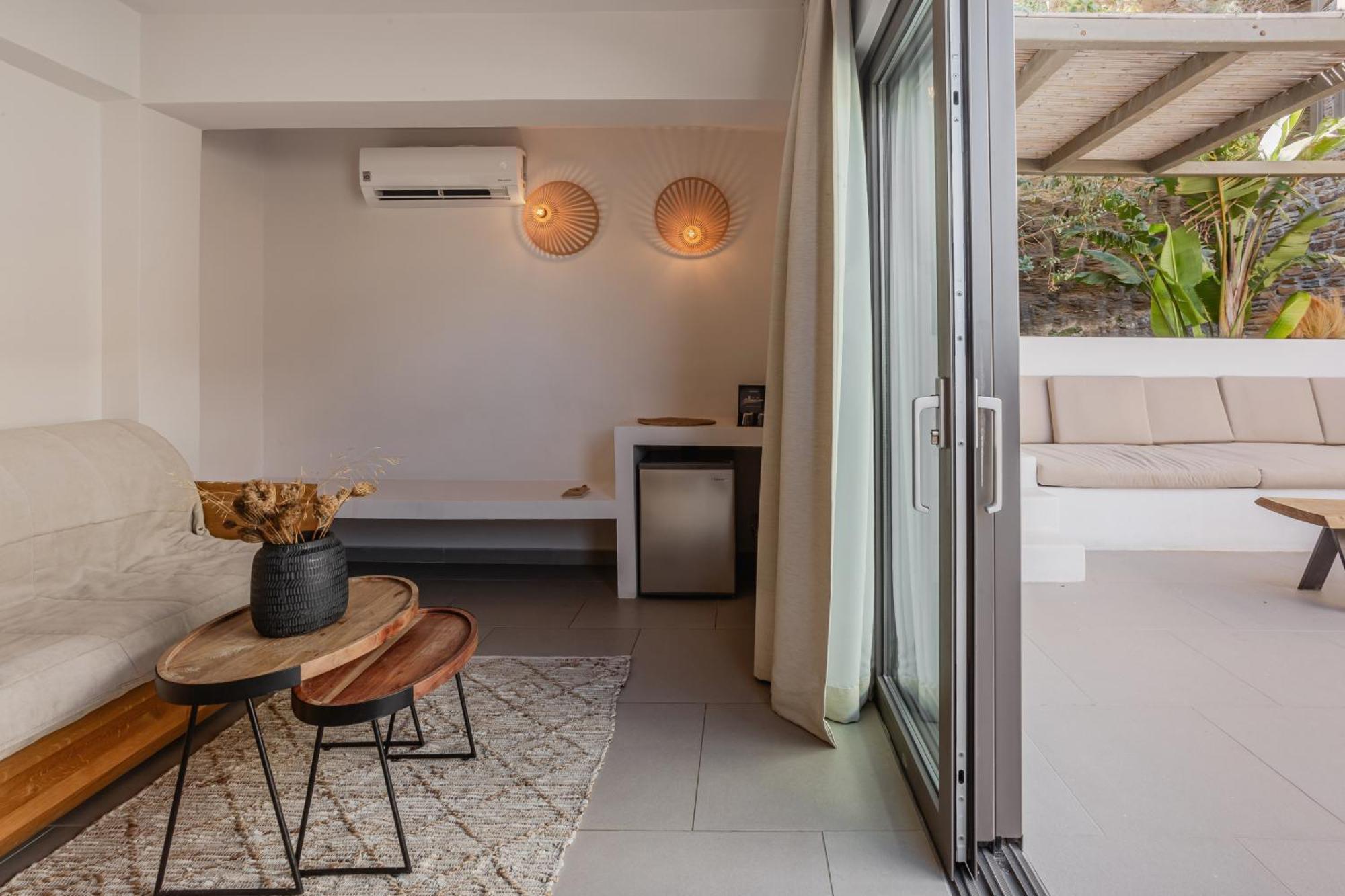 Amal Kythnos Suites Экстерьер фото