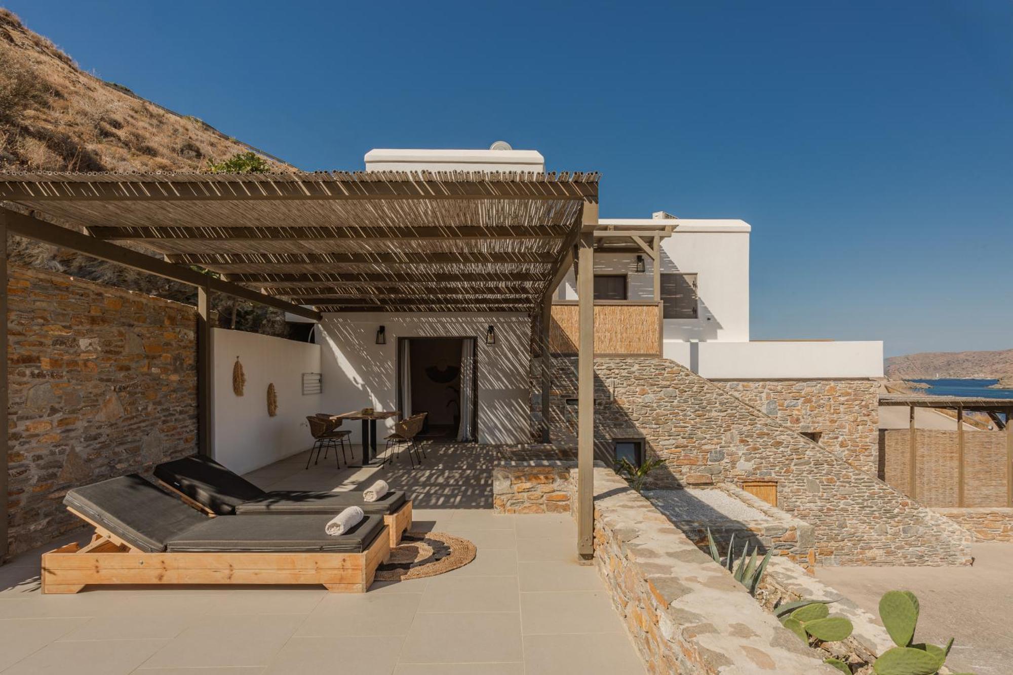 Amal Kythnos Suites Экстерьер фото