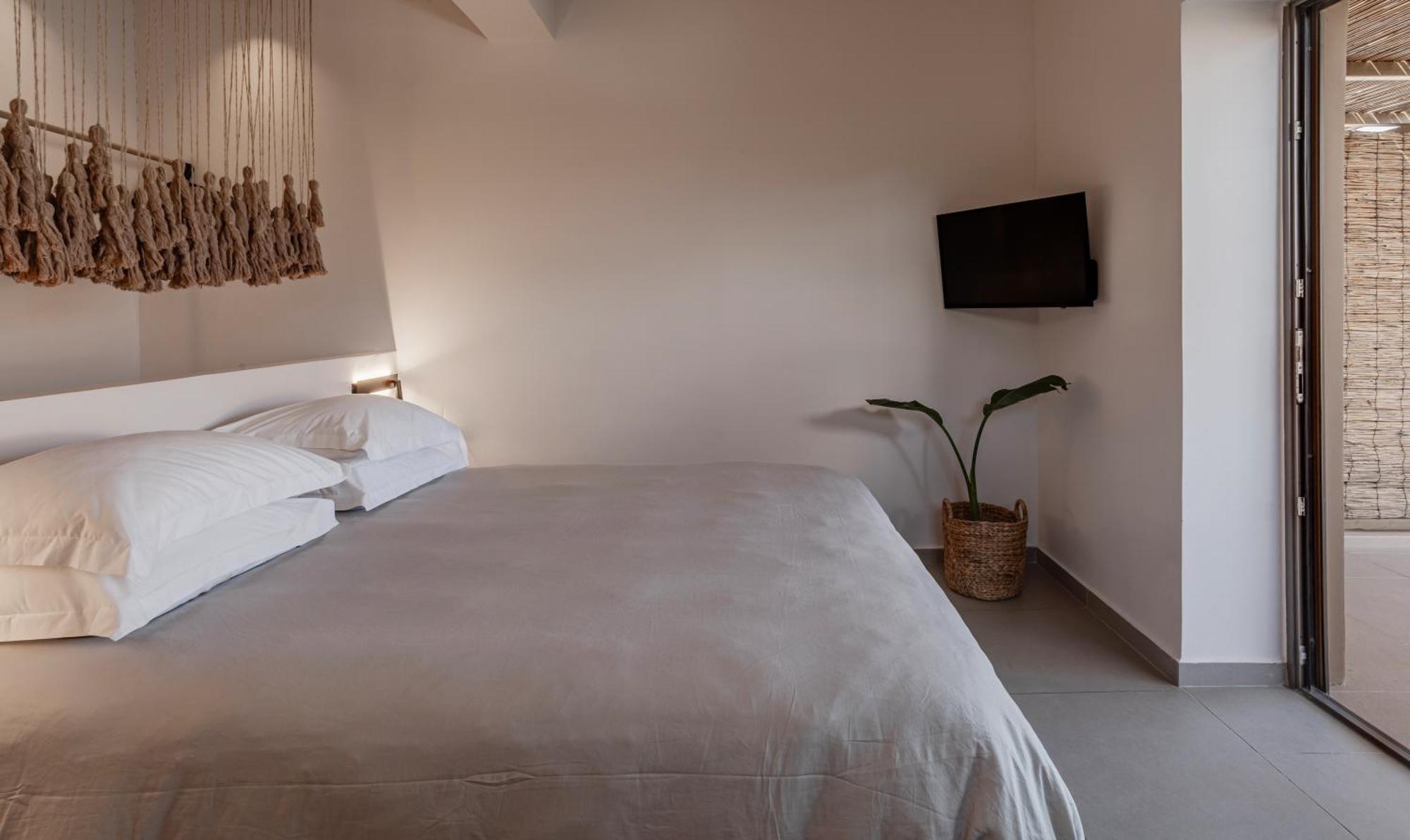 Amal Kythnos Suites Экстерьер фото