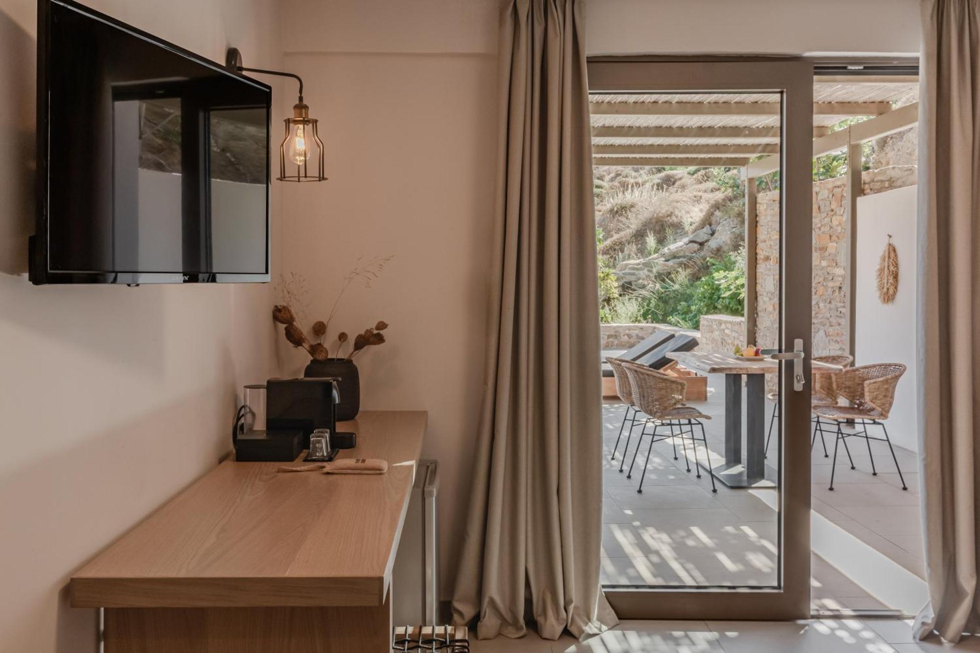 Amal Kythnos Suites Экстерьер фото